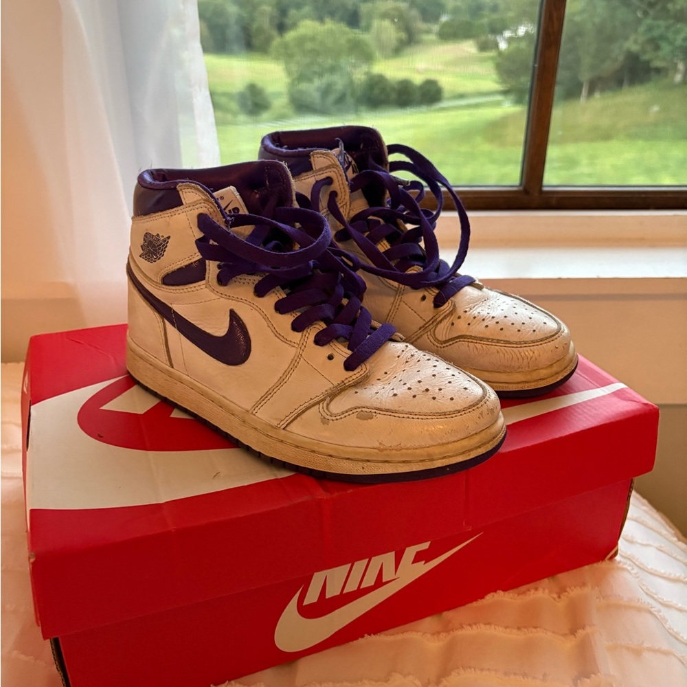 Nike High-Top Sneakers in Cream and Purple